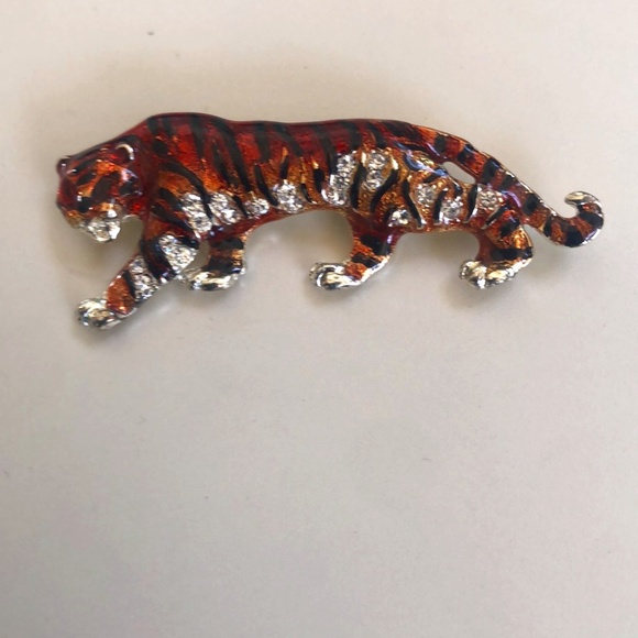 Tiger Brooch - Picture 1 of 3